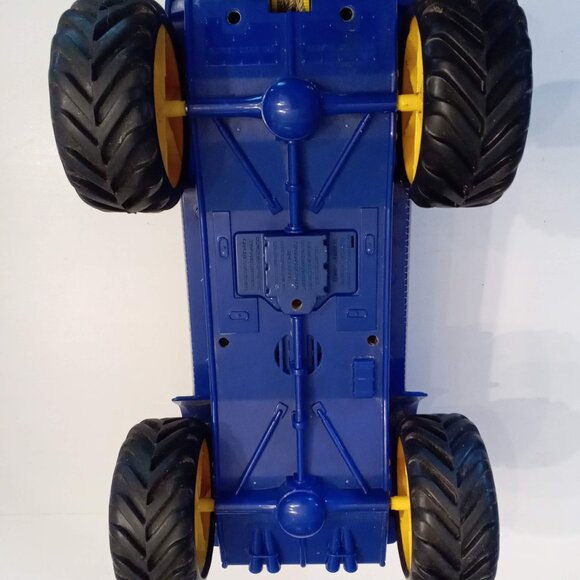 NAPA Mud Racer Monster Truck 4X4 First Gear Lights & Sound Work - Broken Winch - Picture 7 of 7